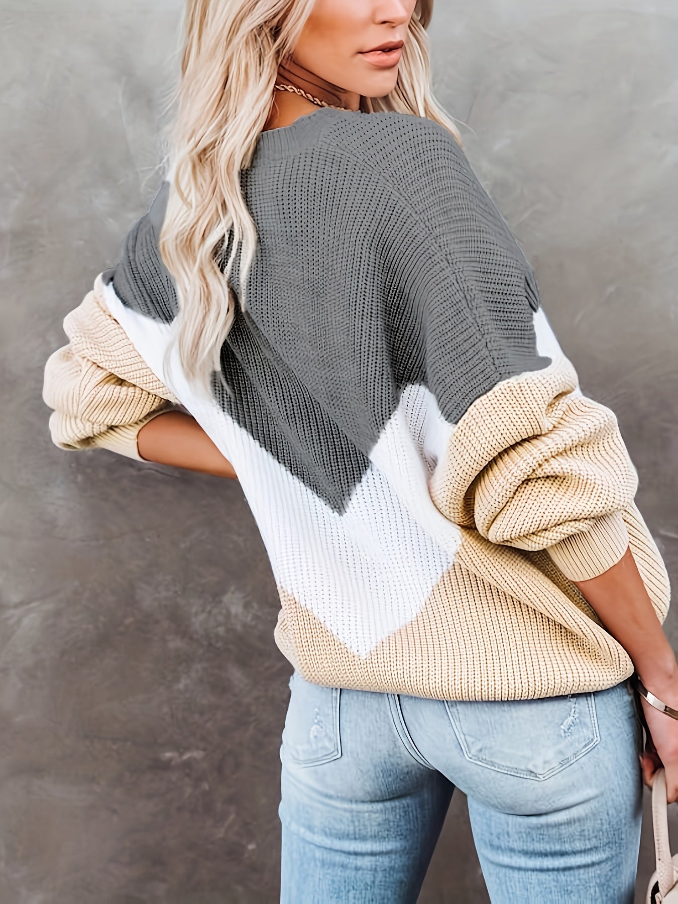 Della I Stylish Knitted Sweater