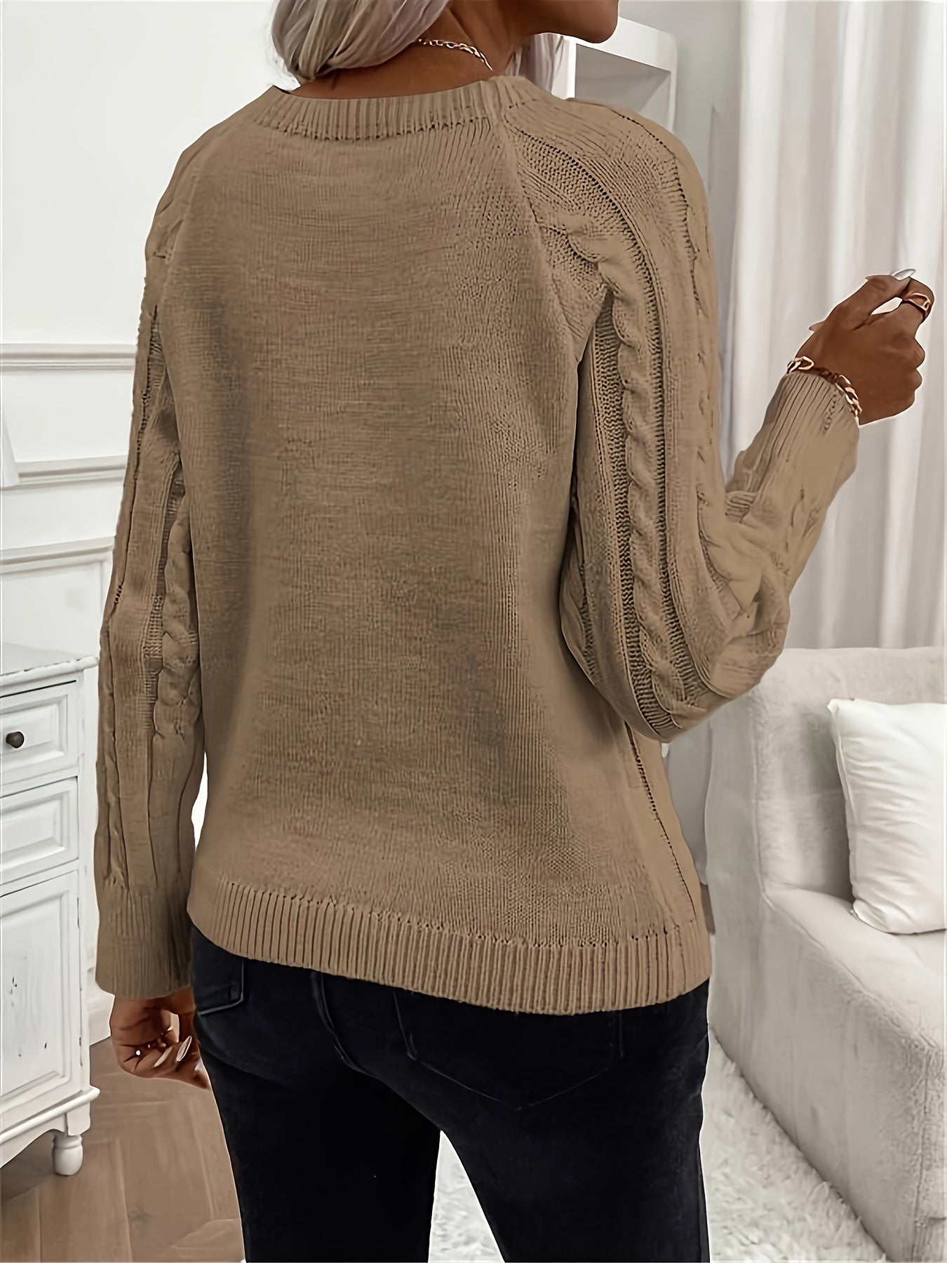 Della I Elegant Cable-Knit Sweater
