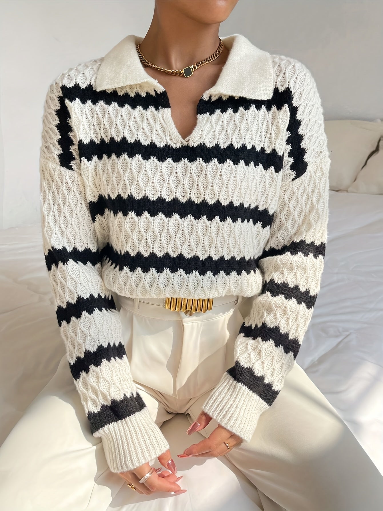 Della I Striped V-Neck Sweater