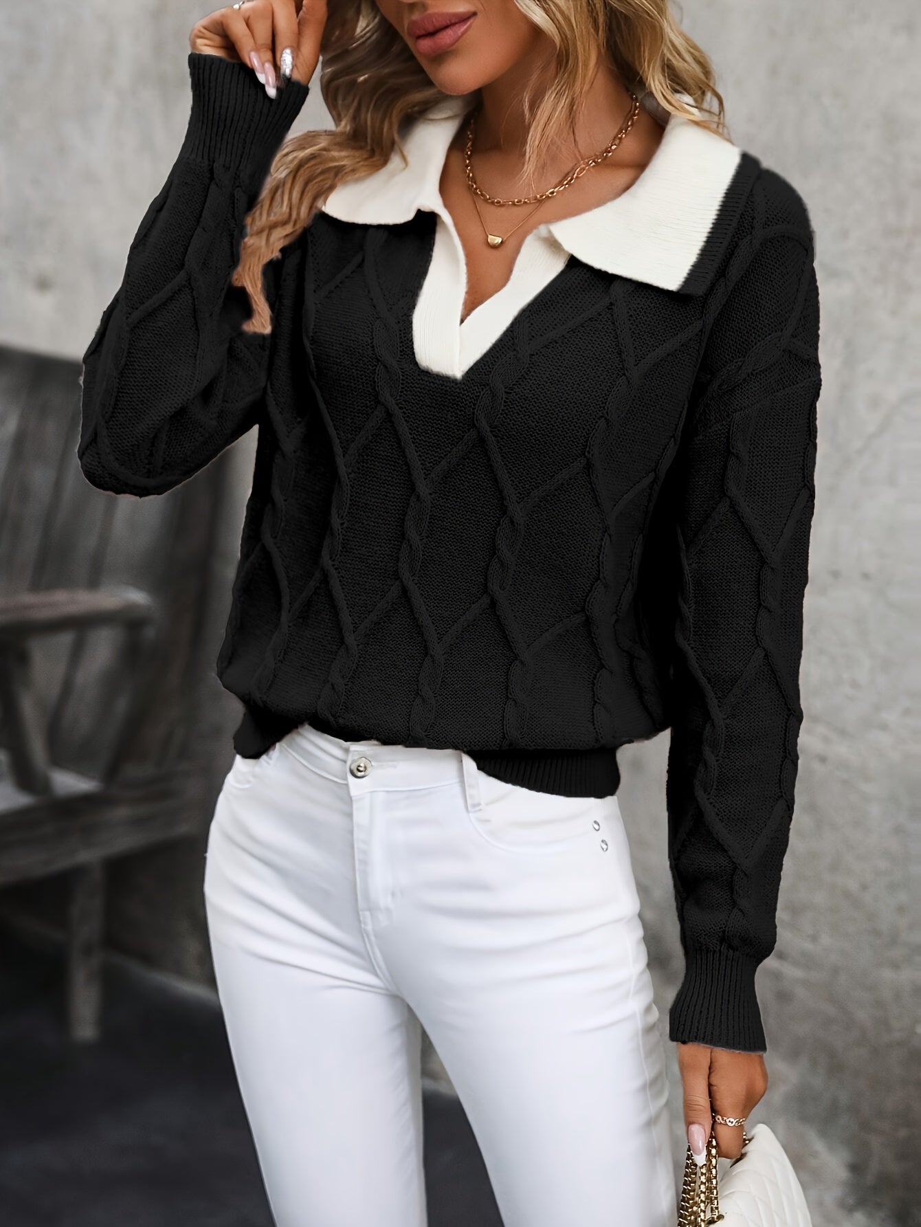 Della I Collared V-Neck Aran Sweater