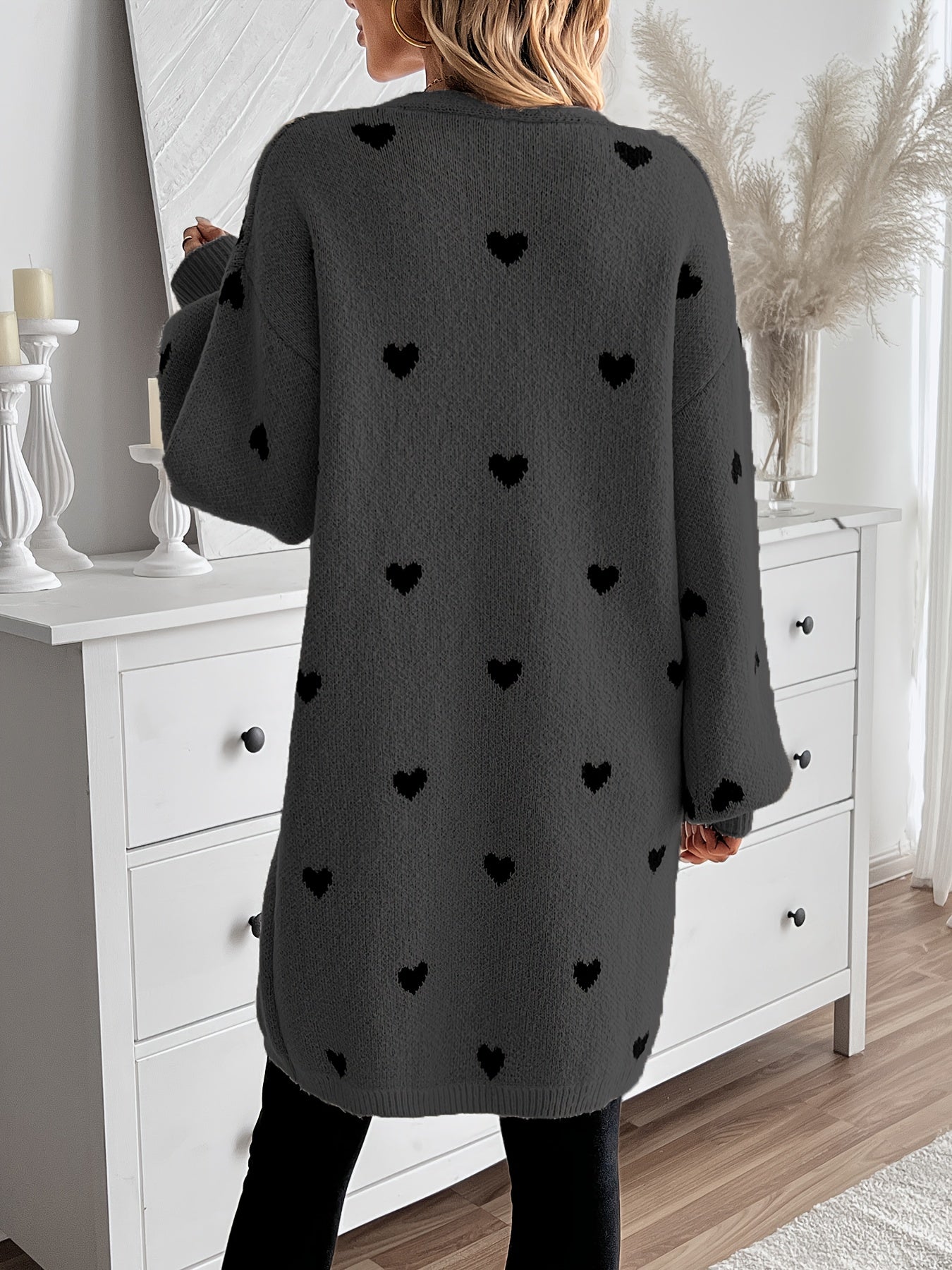 Della I Elegant Heart Pattern Cardigan