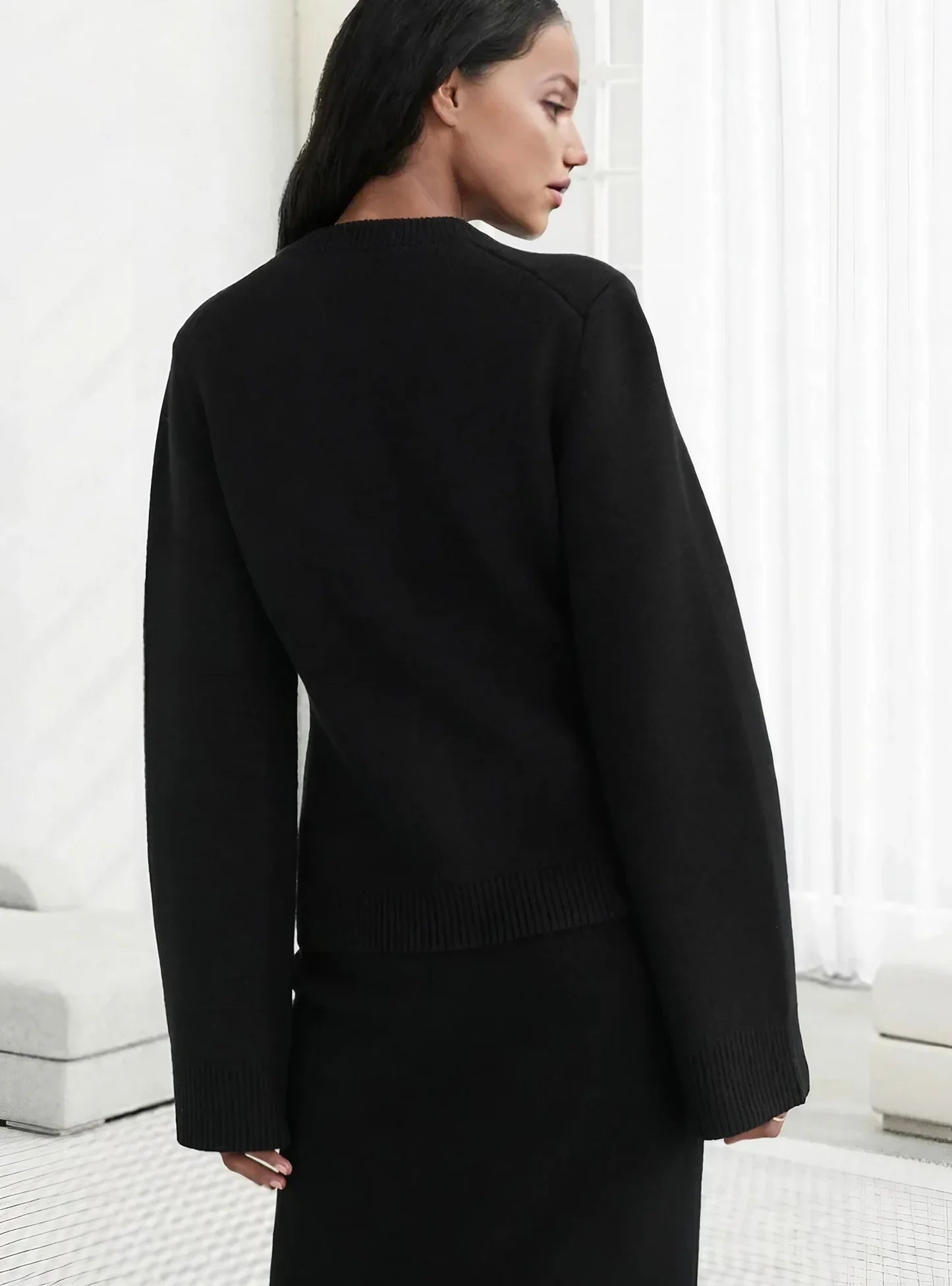 Della I Elegant Comfort Cardigan