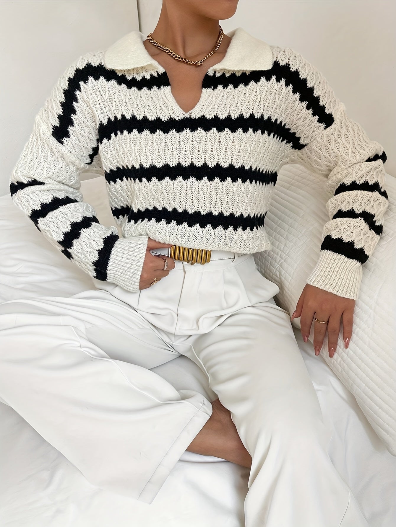 Della I Striped V-Neck Sweater