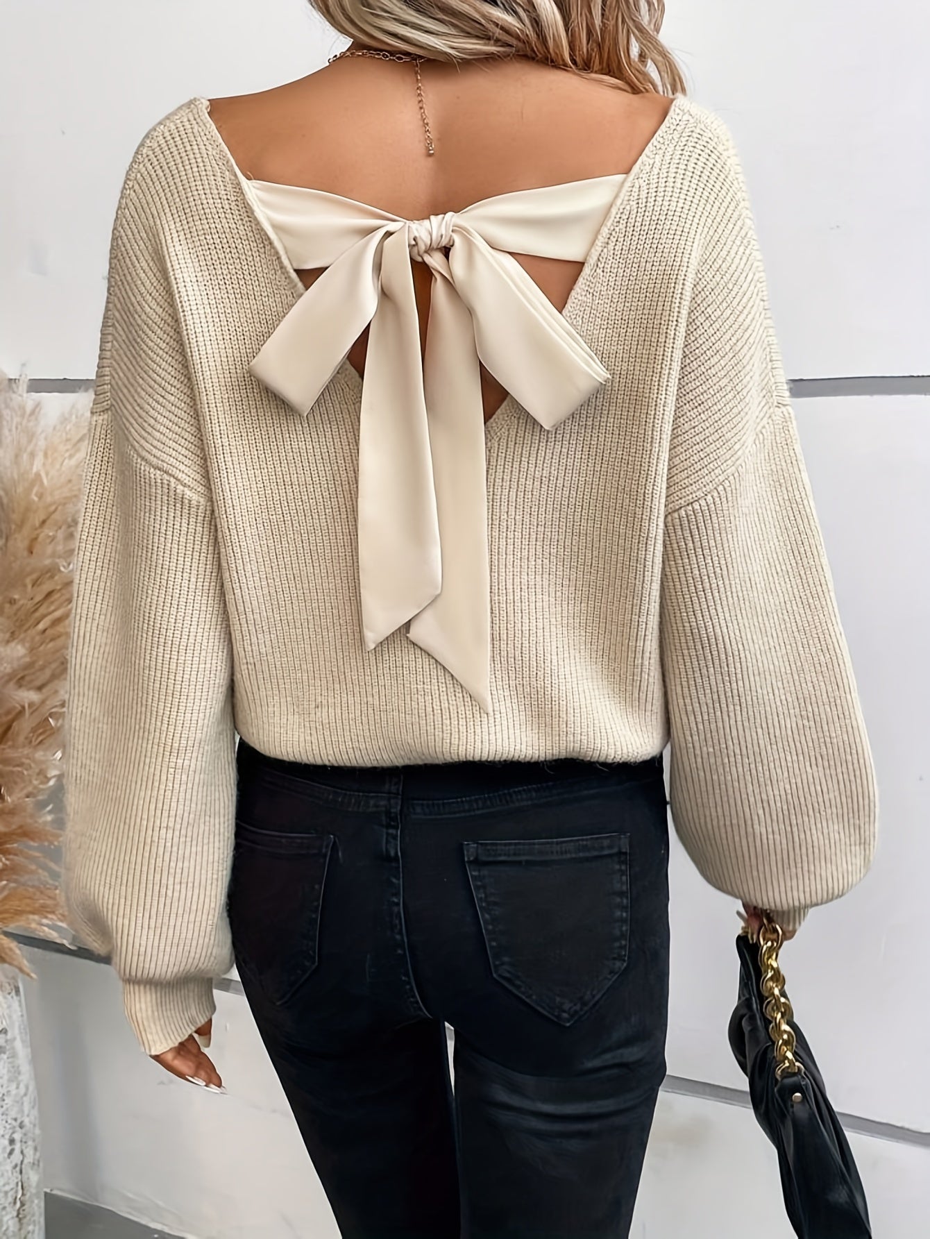 Della I Apricot V-Neck Sweater
