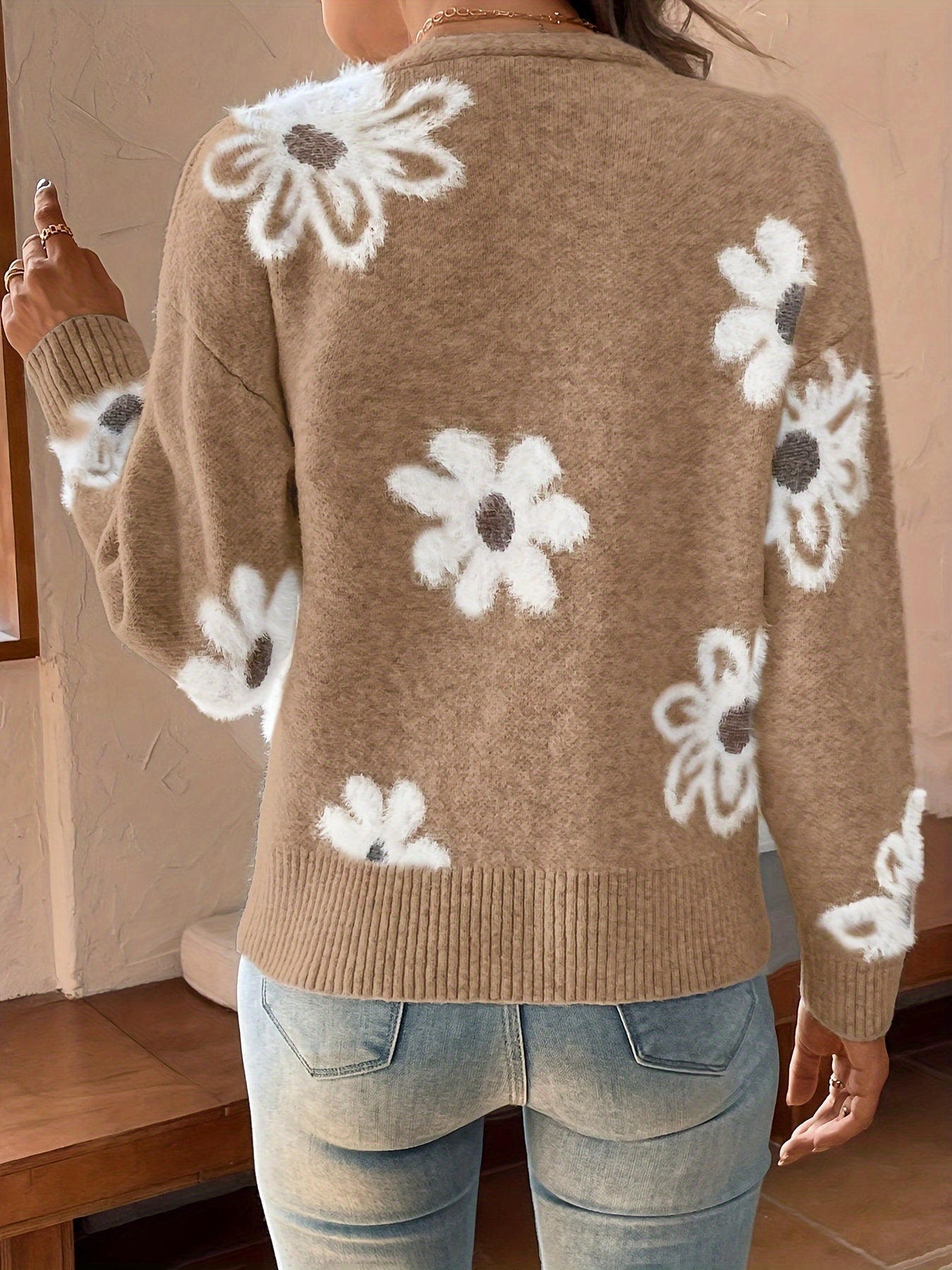 Della I Floral V-Neck Cardigan