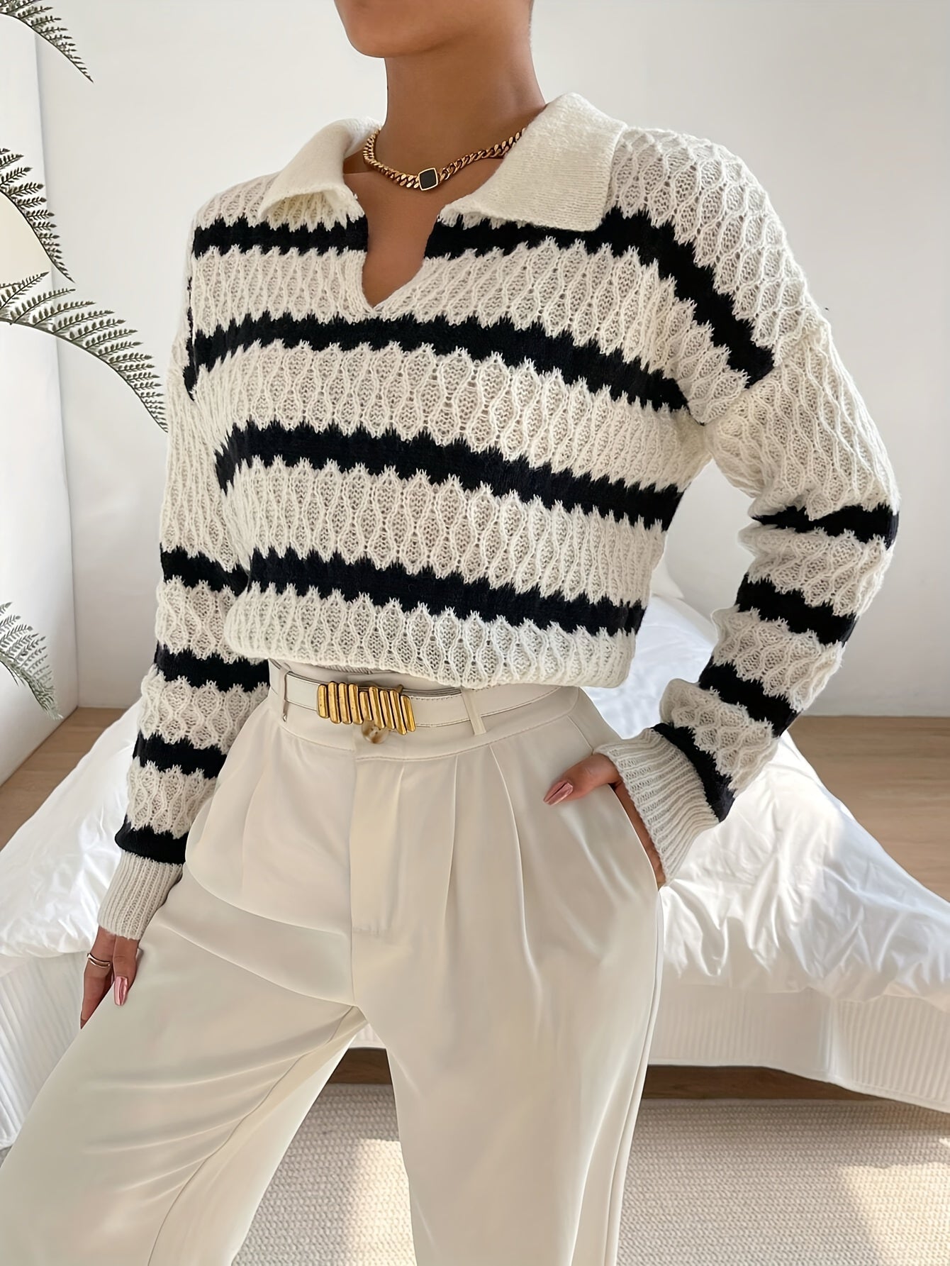 Della I Striped V-Neck Sweater