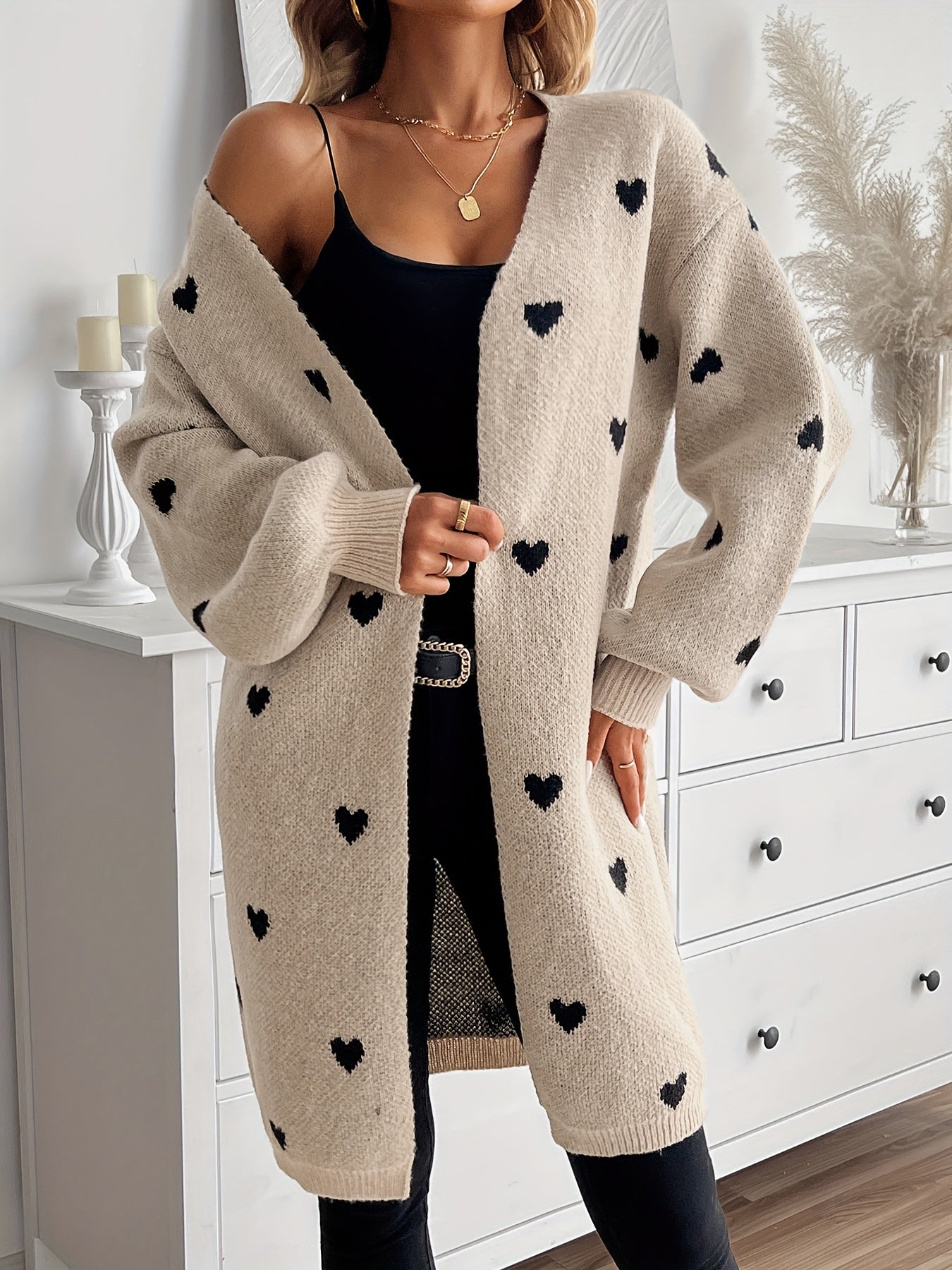 Della I Elegant Heart Pattern Cardigan