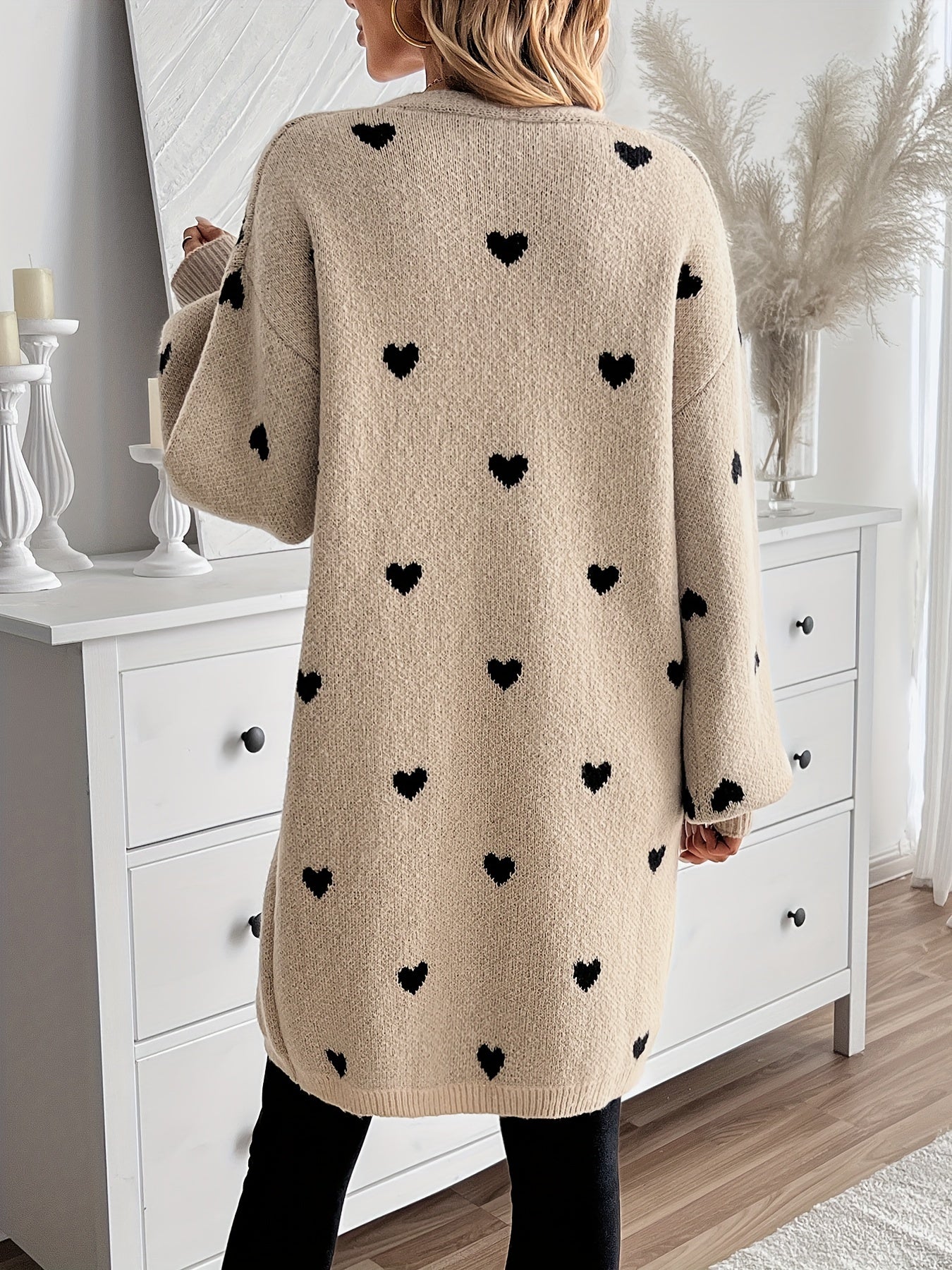 Della I Elegant Heart Pattern Cardigan